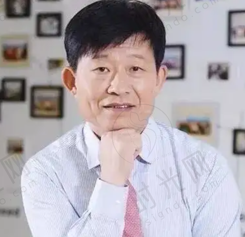 周磊